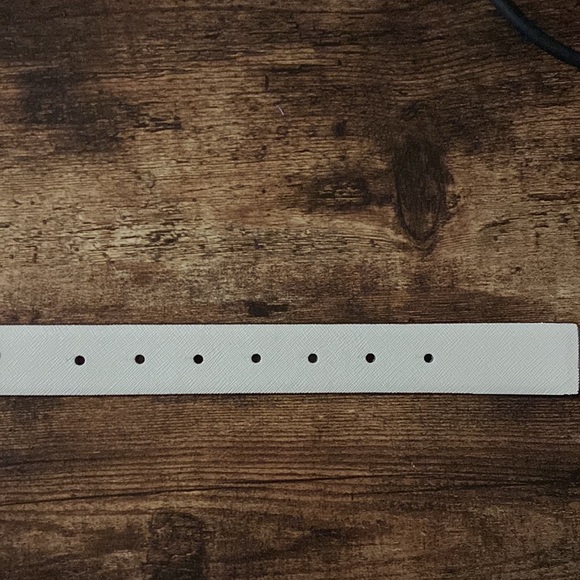 Brand New White Michael Kors Belgian size S - good for waist size 26-30 - Picture 3 of 7